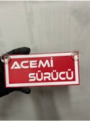 Resim Kırmızı Renk Üzeri Beyaz Renk Acemi Sürücü Yazılı Vantuzlu Cam Süsü 