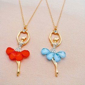 Resim Parlak sentetik bale dansçısı tasarımı, kırmızı ve mavi emaye bale eteği ile şık dansçı kolye seti - partiler için mükemmel, moda aksesuarları ve tatil hediyeleri, spor ve şık tasarım 