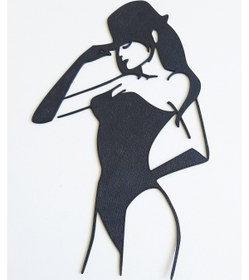 Resim moistrid Şapkasını Tutan Kadın Figürü Plastik Duvar Süsü Yapışkanlı Duvar Aksesuarı (24 X 14 CM) 