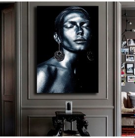 Resim Kanvas Tablo Gümüş Küpeli Yan Duran Afrikalı Kadın 
