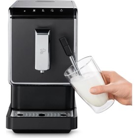 Resim Tchibo Esperto Latte Antrasit Tam Otomatik Kahve Makinesi 1,1 lt Kapasite ve Çelik Malzeme Özellikleri 