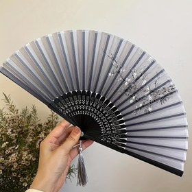 Resim 1 Adet Şık Çin Geleneksel Elde Taşınabilir Katlanır Yelpaze, Erik Çiçeği Tasarımı, Cadılar Bayramı Teması, Elektrik Gerektirmez, Sevimli Taşınabilir Yelpaze 