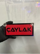 Resim Kırmızı Renk Üzeri Siyah Renk Çaylak Yazılı Vantuzlu Cam Süsü 