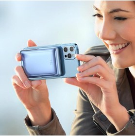 Resim Mcdodo MC-0692 15W Magsafe 10.000mAh Kablosuz Dijital Ekranlı Wireless Şarj Cihazı Powerbank Mavi Standlı 