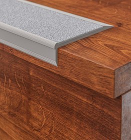 Resim Zemin Market Kaydırmaz Aluminyum Basamak Köşe Profili (1,5 Metre) 