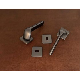 Resim Koldoor Posh Mat Skoç Füme Siyah Kare Rozetli Zamak Oda Kapı Kolu 1 Takım 