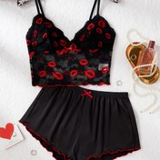 Resim Kadınların Dudak Desenli Dantel Detaylı V Yaka Pijama Takımı, Poliamid Örgü Kumaş, Seksi Stil, Marul Detayı ile, Tüm Mevsimler için Rahat Uyku Giyimi Yetişkinler için 