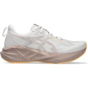 Resim Asics NOVABLAST 5 Kadın Beyaz Koşu Ayakkabısı 1012B765-102 