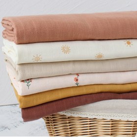 Resim Tinybabyconcept Soft Organik % 100 Pamuk Tek Kat Müslin Kundak Örtüsü Bebek Batteniyesi Bej Renk 110x110 Cm 