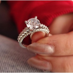 Resim Kenar Taş Detaylı Gösterişli Tek Taş Gümüş Yüzük 