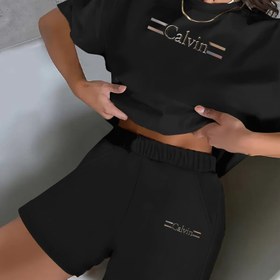 Resim 2025 Yaz Yeni, Yaratıcı Monogram Calvin Marka Logo Moda Spor Giyim, Casual Baskılı Yuvarlak Yakalı Kısa Kollu Üst Esnek Bel Cep Şortlu Kadın İki Parça Takım 