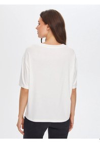 Resim Faik Sönmez Çiçek Aplikeli Yuvarlak Yaka Kadın Kısa Kol T-shirt 69541 Ekru 