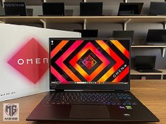 Resim HP OMEN 17 İ9 13900HX 32GB RAM 1TB SSD RTX4080 17.3 2K 240HZ QHD 