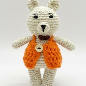Resim perasse Turuncu yelekli amigurumi ayı oyuncak 15 cm 