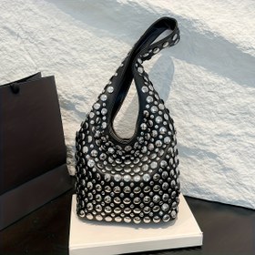 Resim Yeni Moda Trend Havalı Kadın Çantası Punk Tarz Nokta Perçinli Yüksek Kalite El Çantası Şapka Stili Avrupa ve Amerikan Tarzı Kol Altı Omuz Çantası, Günlük Çanta, Şık Aksesuar Cesur Giyim Dayanıklı Malzemeden Zarif El Çantası, İfade Veren Modeli Takip Edenler için 