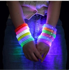 Resim Pembe Led Işıklı Baskı Yapılabilen Pilli Bileklik Bilezik 1,5 Cm Genişlik - Noth-874107 