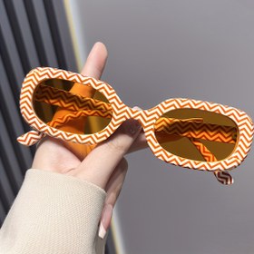 Resim 1 adet Trend Kadın Oval Moda Gözlükleri Chevron Desenli Çerçeve ile - Şık Turuncu, Beyaz ve Gri Dekoratif Tonlar için Moda ve Aktiviteler, Şık Aksesuar | Trend Gözlükler | Polikarbonat Lensler 