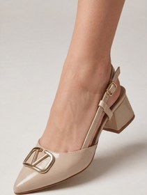 Resim V-Royal Nude Bej Rugan Işıltılı Altın V-Toka Detaylı Elegant Slingback - Sivri Burun Alçak Kare Topuklu Tasarım Kadın Ayakkabı 