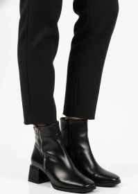 Resim Pierre Cardin Siyah Parlak İçi Polarlı Fermuarlı Kadın Topuklu Bot Çok Renkli 