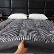 Resim Katlanabilir Kalın Yatak Ped - 8cm Kalın Dikişli Polyester Yatak Üstü, Gri ve Beyaz Çizgili Tasarım, Non, Makinede Yıkanabilir, Yurt Odaları, Ev ve Misafir Odaları, Yurt Odası Gereksinimleri, Modern Yatak Takımı, Dayanıklı Yatak Takımı 