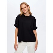 Resim Faik Sönmez Kolları Taş Detaylı Yuvarlak Yaka Kadın T-shirt W26TSH088 (UW26TSH088) 