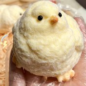 Resim Dayanıklı Taba Sıkıştırma Tavuk Oyuncak - El Yapımı Peluş Sarı Tavuk, Siyah Göz ve Burun, Yumuşak TPR Malzeme, Rahat Sıkıştırma Oyuncak, Sınıf Ödülleri, Doğum Günü ve Tatil Hediyeleri (Cadılar Bayramı/Noel), Sevimli Sıkıştırma Oyuncak, Şenlikli Hediye, Canlı Tasarım, Detaylı El Sanatları 