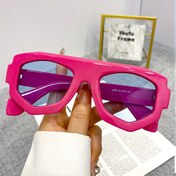 Resim Bold Pembe Büyük Çerçeve Gözlükler - Modern Asimetrik Dekoratif Gözlük, Kadın ve Erkek için Fotoğraf Çekimleri, Günlük Kıyafetler İçin Moda Aksesuarı, Şık Çerçeveli, Dayanıklı Menteşeli Uniseks Gözlük, Stil Bilincine Sahip Alıcılar 
