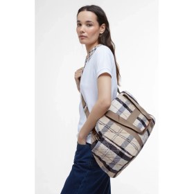 Resim Barbour Wetherham Kapitone Seyahat Çantası BE32 Safari Tartan 