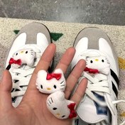 Resim 2 Adet Sevimli 3D KT Kedi Peluş Ayakkabı Bağcık Klipsi, Spor Ayakkabılar ve Prenses Ayakkabıları ile Suni Deri Ayakkabılar için Dekoratif Aksesuar Olarak Uygun. Sette İki Ayakkabı Bağcık Klipsi Bulunur. Şık dekoratif tokalar, mükemmel doğum günü hediyeleri 