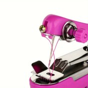 Resim 1 pembe mini manuel dikiş makinesi - hızlı tamiratlar ve küçük projeler için taşınabilir iplik geçirme aracı, yaratıcı dikiş aksesuarları 