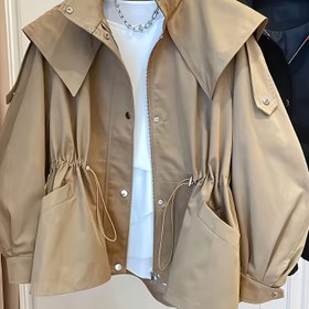 Resim Kadınlar için Yüksek Kaliteli Rüzgarlık Ceket Kapüşonlu - Günlük İş Kıyafeti Stili, Ayarlanabilir Bağcıklı Kapüşon ve Fermuarlı Cepler, İlkbahar/Sonbahar İçin Nefes Alabilen Uzun Kollu Mont, Bej, Hava Koşullarına Dayanıklı Giysi | Kapüşonlu Mont | Şık Çıtçıtlı 
