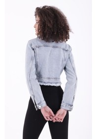 Resim Püskül Detaylı Ve Fermuarlı Kolları Düğmeli Kısa Kot Kadın Ceket Kar Yıkama Açık Mavi Denim Kar Yıkama Açık Mavi 