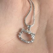 Resim Sanrio Hello Kitty Kadınlar için Şık & Sevimli Kolye - Pembe Çiçek Desenli ve Işıltılı Kristaller, Zarif Zincir Takı Hediyesi Sevgililer Günü, Doğum Günleri, Noel, Günlük Giyim İçin 