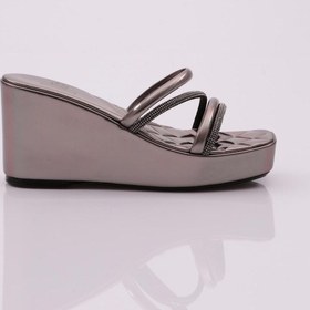 Resim Dgn 830 Kadin Dolgu Taban Silver Taşli Terlik 830-2303-R1385 Platin 