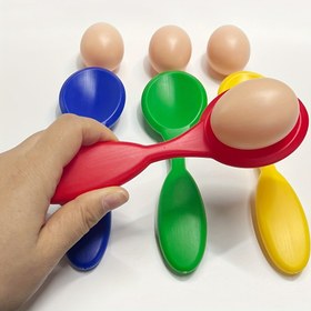Resim Easter dengeli yumurta kaşığı seti, eğlenceli spor aktiviteleri ve yumurta dengeleme yarışları ile. 