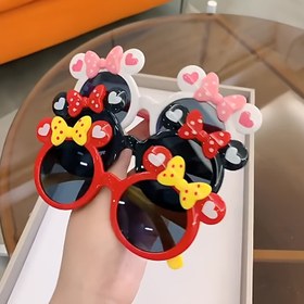 Resim Kırmızı ve Siyah Kalp ve Kurdele Detaylı Minnie Mouse Kedi Gözü Gözlük - Şık Kadın Moda Aksesuarı, Arkadaşlar için Mükemmel Hediye, Şenlikli Aksesuar | Eğlenceli Tasarım | Plastik Çerçeve 