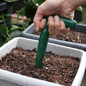 Resim Yeşil Plastik Uzun Saplı Bahçe Ekim Aleti Kolay Ekim, Kazma ve Toprak Nakli için - Fide ve Bahçecilik Bakımı için Mükemmel, Bitki Ekipmanı | Dayanıklı Bahçe Aracı 