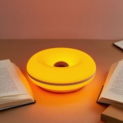 Resim Retro-Style Donut-Shaped Ambient Lamp, USB Şarj Edilebilir Duvar Lambası, Büyük Kapasiteli Bataryayla, Adım Adım Karartma ve Renk Ayarlaması ile Hattı Kontrol Eder. Dokunmatik Duyarlı Turuncu LED Yatak Lambası, Ayarlanabilir Aydınlatma ve Düğme Anahtarı ile, Yatak Odaları, Çalışma Odaları, Oturma Odaları ve Ofisleri Dekorasyon için Uygun. 