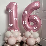 Resim 1 adet 32 inç inci pembesi numara balonu, 5 beyaz fiyonk ve 1 yapışkanlık kağıt ile birlikte, 0-9 arası inci pembesi alüminyum folyo balonlar ve beyaz fiyonk süslemeleri. Düğünler, doğum günleri, yıldönümleri, mezuniyetler ve şık parti temalı yaz toplantıları için dekor seti 
