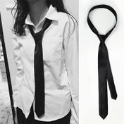 Resim 1 adet Kadınlar için İnce Siyah Polyester Kravat - Günlük ve Resmi Kıyafetler İçin El Bağlamalı Stil, Çok Yönlü Ofis & Günlük Aksesuar, Moda Ofis Aksesuarları, Hafif Kumaş, Şık Aksesuar, Modaya Duyarlı Kadınlar 