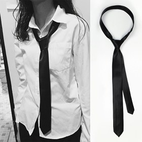 Resim 1 adet Kadınlar için İnce Siyah Polyester Kravat - Günlük ve Resmi Kıyafetler İçin El Bağlamalı Stil, Çok Yönlü Ofis & Günlük Aksesuar, Moda Ofis Aksesuarları, Hafif Kumaş, Şık Aksesuar, Modaya Duyarlı Kadınlar 