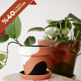 Resim Terracotta Konik Saksı+Tabak • Siyah Beyaz Abstract - Orta (17.5x15.5cm) 