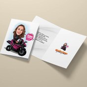 Resim Motora Binen Kadın Karikatürlü Tebrik Kartı 