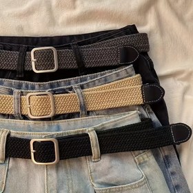 Resim Popüler Esnek Dokuma Unisex Denim Pantolon Erkeklerin Rahat Kemer ve Kadınların Kare Tokalı Kemer ile. 