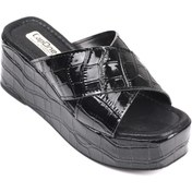 Resim Capone Outfitters Capone Kroko Desenli Dolgu Topuklu Çapraz Bantlı Siyah Kadın Flatform Terlik 