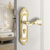 Resim 1 adet Ağır Hizmet Tipi Avrupa Tarzı Kapı Kolu Anahtarlı - Altın Süslemeli Metal Sap, İç Mekan Yatak Odası ve Ev için Sessiz İşletim, Modern Vintage Tasarım, Ahşap Kapılara Uygun, Dolap Kapı Kolu 
