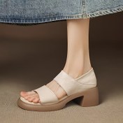 Resim Kadınlar İçin Yazlık Slip-On Açık Burunlu Kama Sandalet - Rahat Orta Topuklu, Arka Kayışlı Beyaz & Kahverengi Kontrast Tasarım, Günlük Kullanım için Konforlu Kauçuk Tabanlı Ayakkabı ve Sandaletler, Sıcak Hava Giyim, Minimalist Tarz, Dayanıklı Yapı 