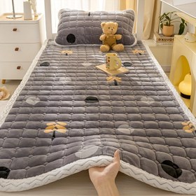 Resim 1 Premium Yumuşak Sliky Fiber Kumaş Yatak Koruyucu İnce Pedi, Sıcak ve Rahat Flanel Yatak Örtüsü Açık Bej - Sonbahar/Kış İçin Uygun, Tekli/Çift Kişilik, Yatak Odaları, Daireler, Misafir Odaları, Oteller, Yurtlar için Mükemmel, Hipoalerjenik, Makinede Yıkanabilir, Kırışmaz, Solmaya Karşı Dayanıklı, Kolay Kurulum ve Bakım 