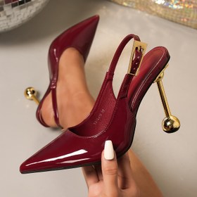 Resim Kadınlar için Şık Şarap Kırmızısı Sivri Burunlu Stiletto Sandaletler - Altın Vurgulu Yüksek Topuk Moda Ayakkabıları, Parlak Bitiş ve Ayak Bileği Kayışı ile Sofistike Tarz, Stiletto Topuklular 