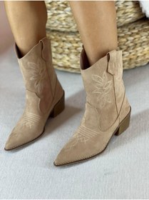 Resim SHOEMARK Opal Bej Süet Nakışlı Western Kadın Bot 
